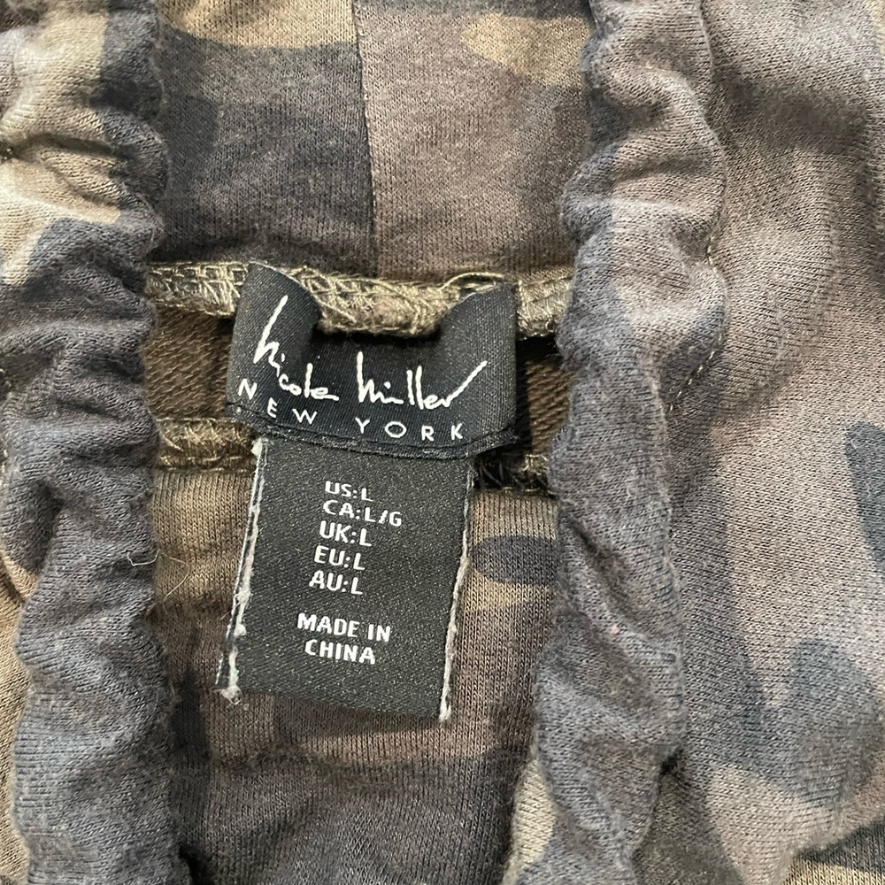 Nicole Miller Camouflage Top L - Picture 3 of 3